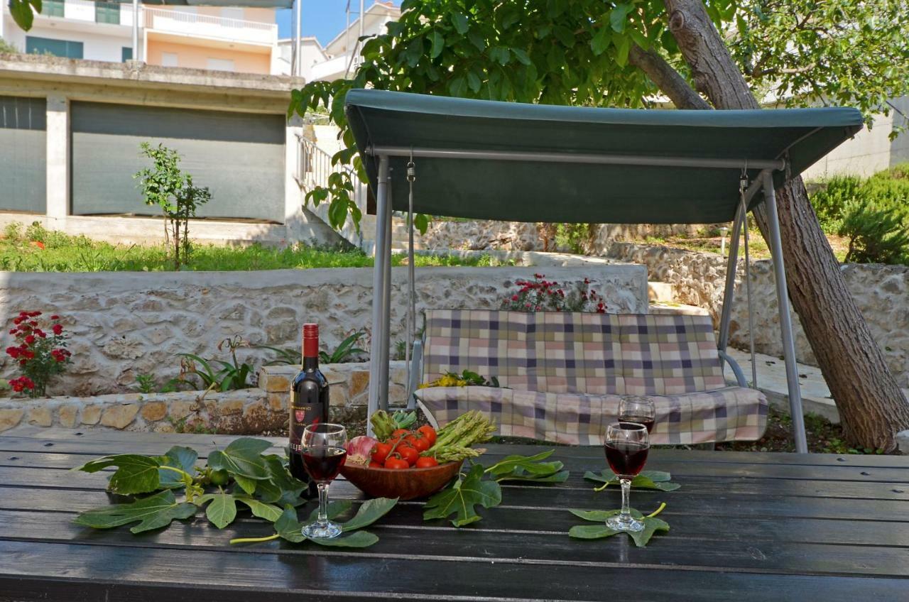 Apartment House Juretic - 50 M From The Beach Трогир Экстерьер фото